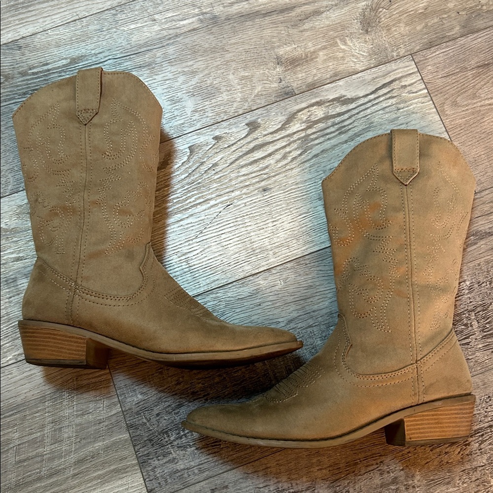 Tan suede like, western 1/2 Calf Cowboy Boots Sz 9M